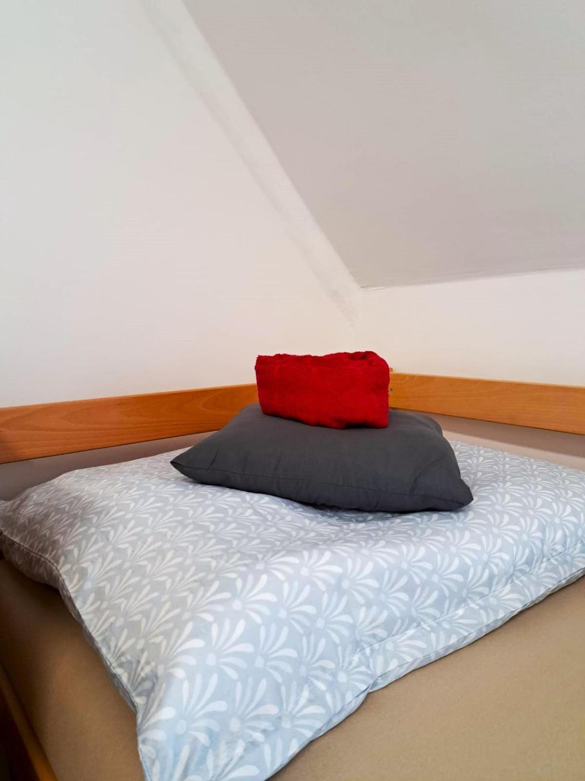 Rentcenter79 Lägenhet Sankt Peter-Freienstein Exteriör bild